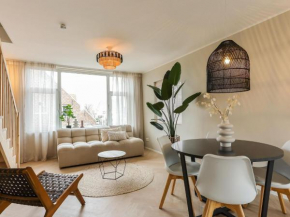 Pleasant holiday home in Vrouwenpolder with garden